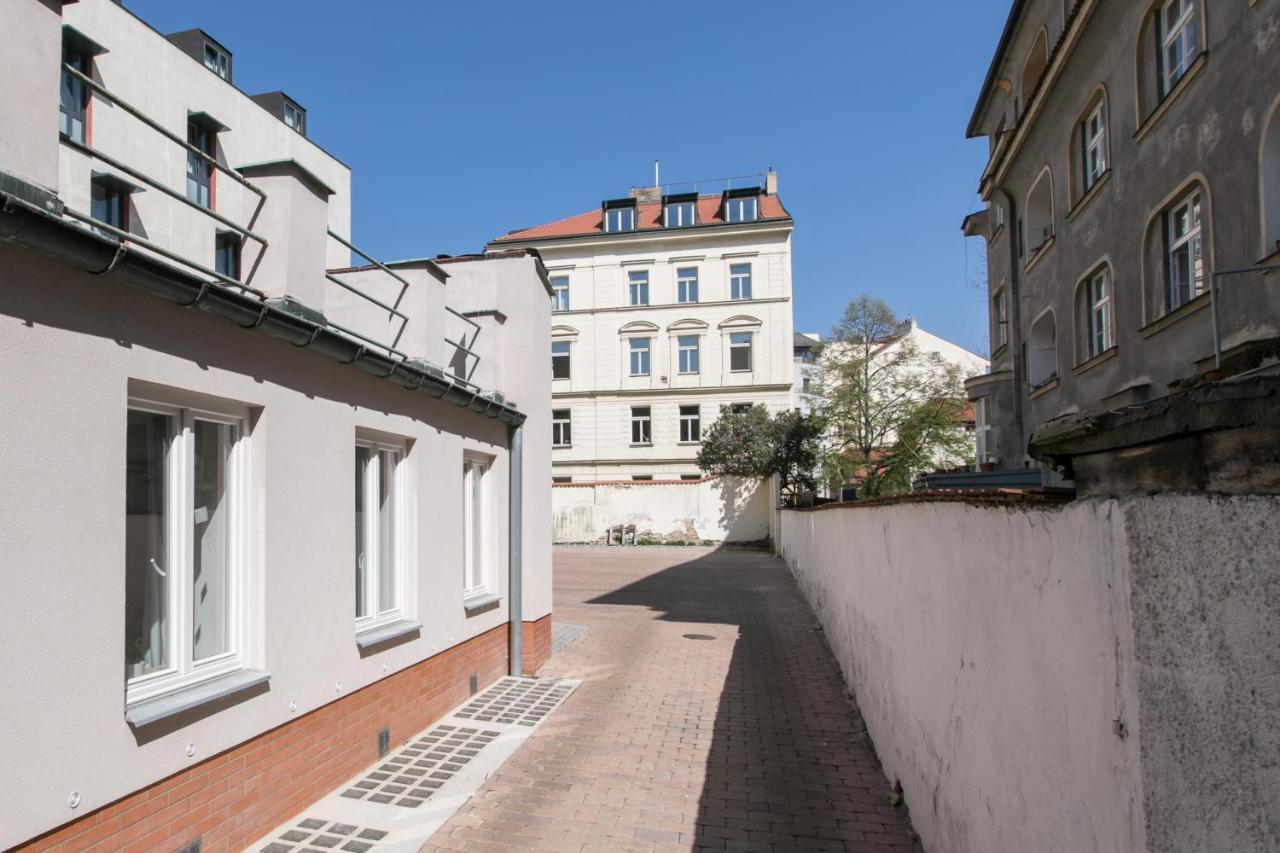 Cozy Apartment In Quiet Courtyard Near Charles Bridge Prága Kültér fotó