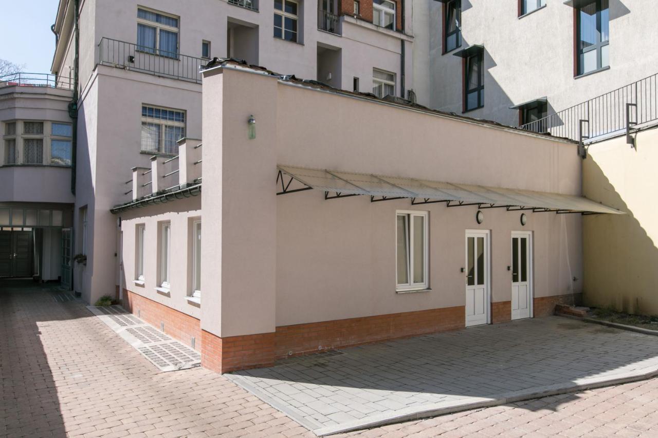 Cozy Apartment In Quiet Courtyard Near Charles Bridge Prága Kültér fotó